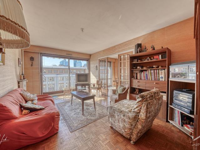 Courbevoie Coeur de ville: appartement traversant, lumineu