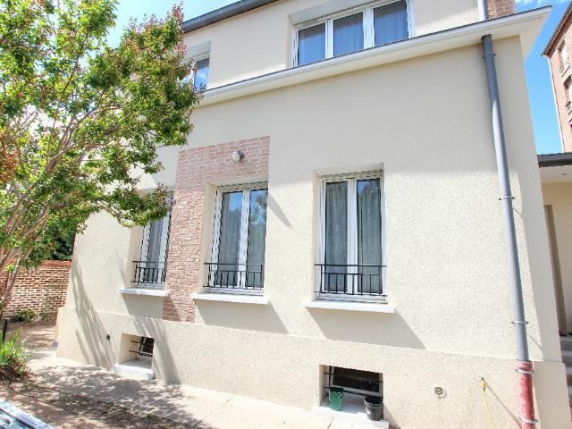 COURBEVOIE GARE MAISON DE 6/7 PIECES de 150M² LOUÉE MEUBLÉE
