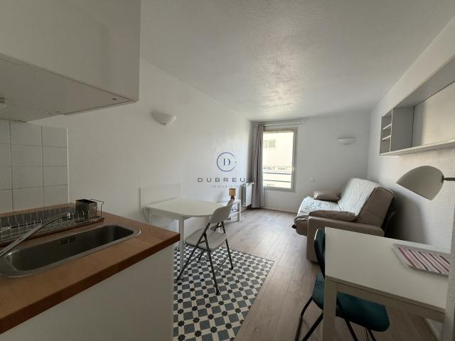 COURBEVOIE PROCHE LA DEFENSE STUDIO MEUBLE 16,83 m2