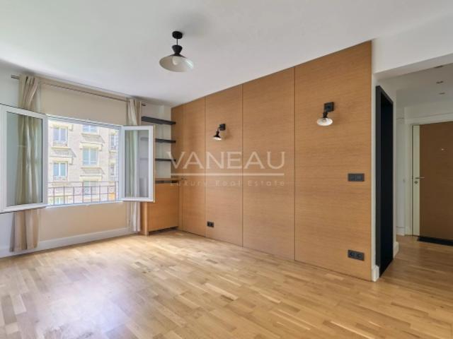 Courbevoie République Appartement au calme