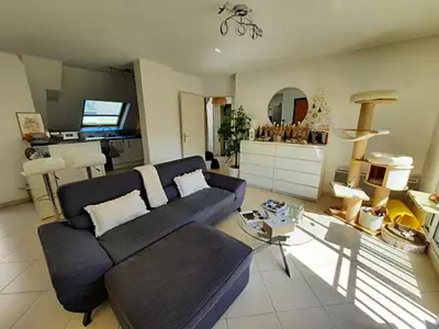 Courbevoie 92400 Location appartement 2 pièces t2 au dernier étage cave
