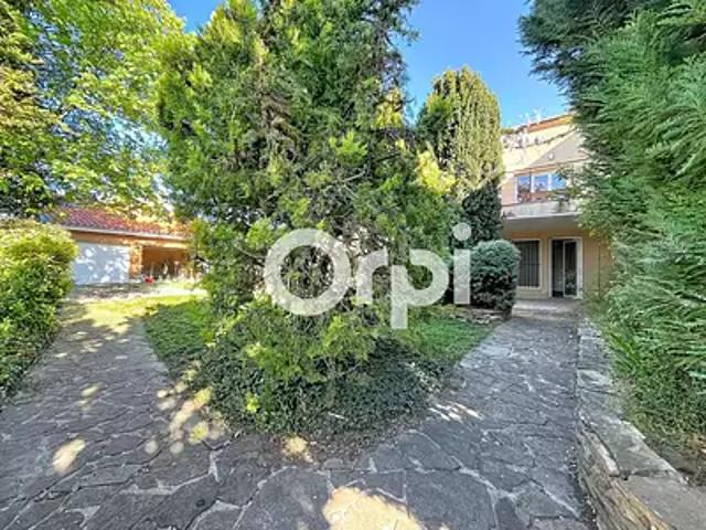Cournon d'Auvergne 63800 Achat / Vente maison 10 pièces t10 jardin terrasse
