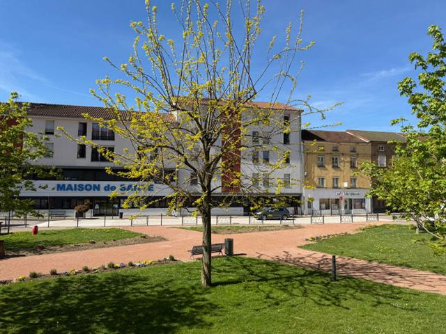 COURS T3 76.47 m²