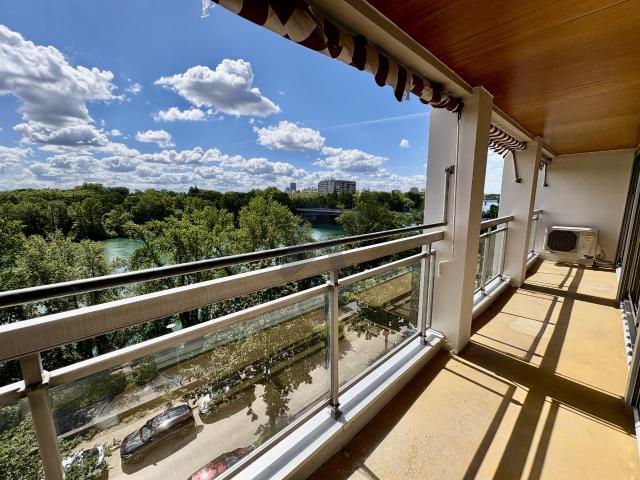Cours Aristide Briand | Superbe T5 de 127 m2 avec balcon, vue panoramique sur le Rhône, garage et cave