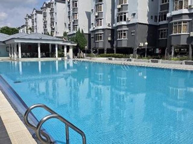 Court 10 Apartment USJ 15 Partly Furnished 3 Bedrooms 2 Parking