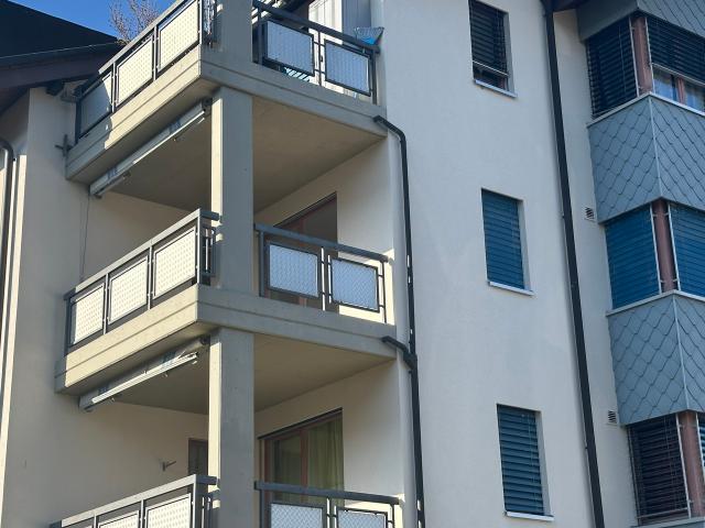 Courtepin 1,5 Zimmer mit 33,6 m², überdachter Balkon, Tiefgarage, Keller