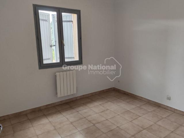COURTHEZON Villa T4 avec jardin