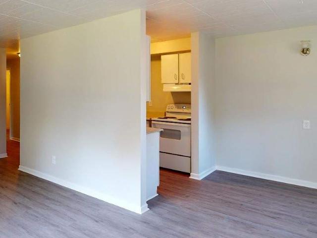 Courtyards of Parkway Apartments Three Bedroom Apartment [object Promise] for Rent