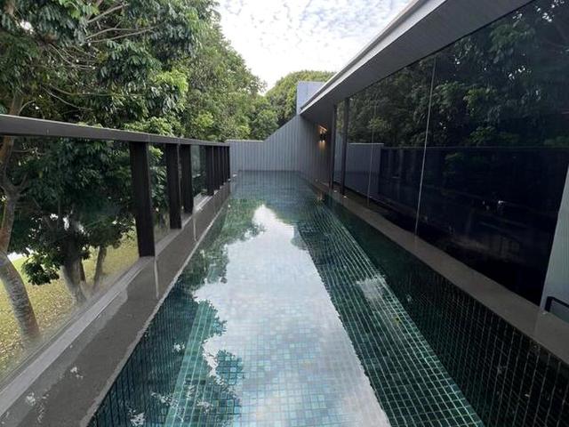 Cove Drive D4, Terrace