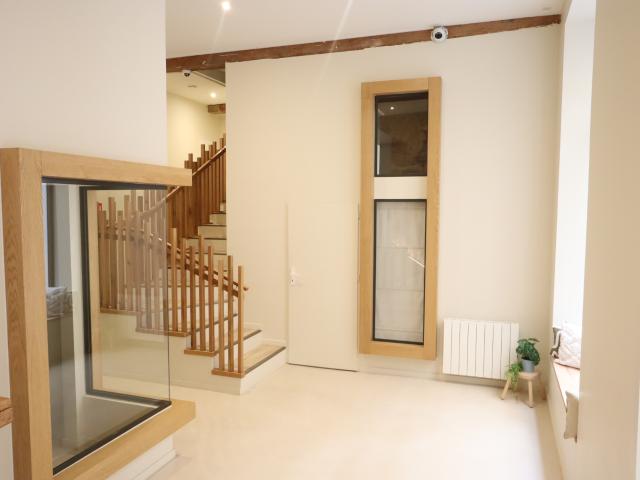 COWORKING 5 BUREAUX + 1 ATELIER