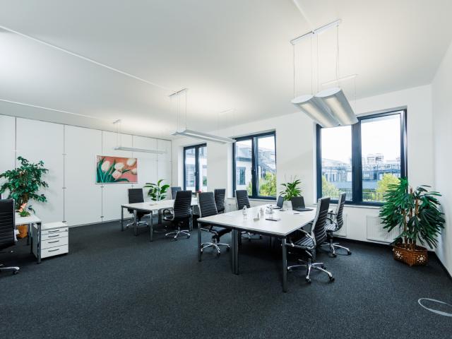 COWORKING ARBEITSPLÄTZE + BÜROS MASSGESCHNEIDERT FÜR DEINEN BEDARF!