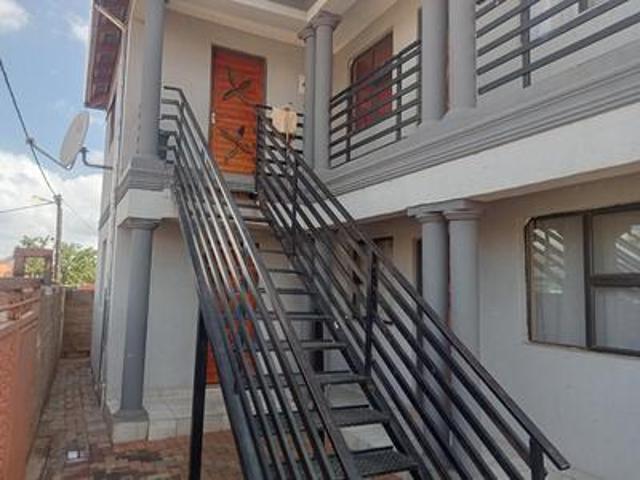 cozy1 bedroom flat in protea glen ext 16