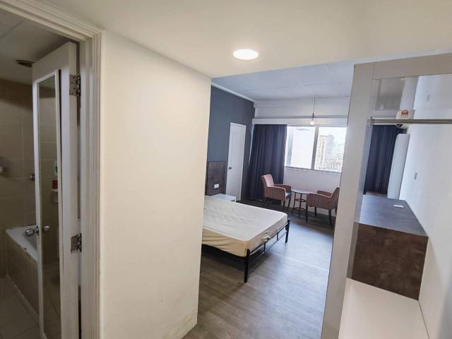Cozy master bedroom in chow kit 3 min to monorial station immediately move in