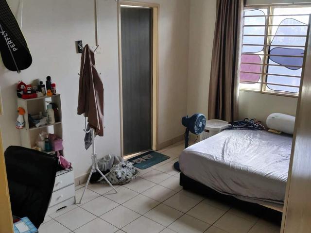 Cozy Master Room, Magnaville Condominium Selayang