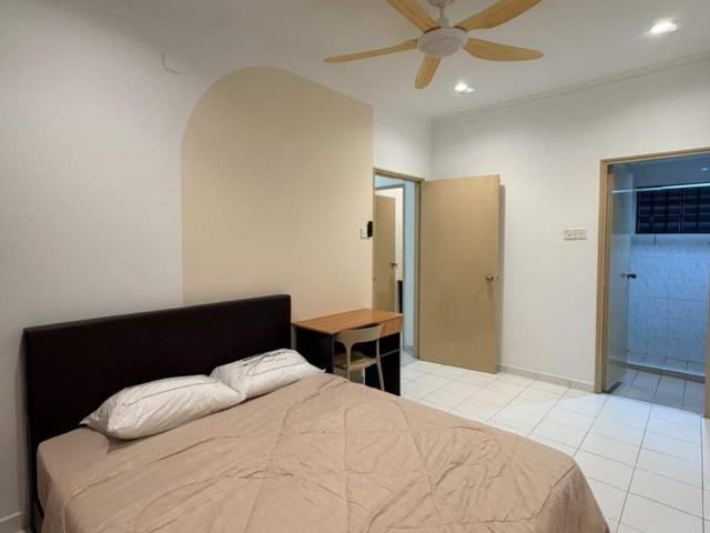 Cozy Master Room For Rent in Sd Tiara Apartment