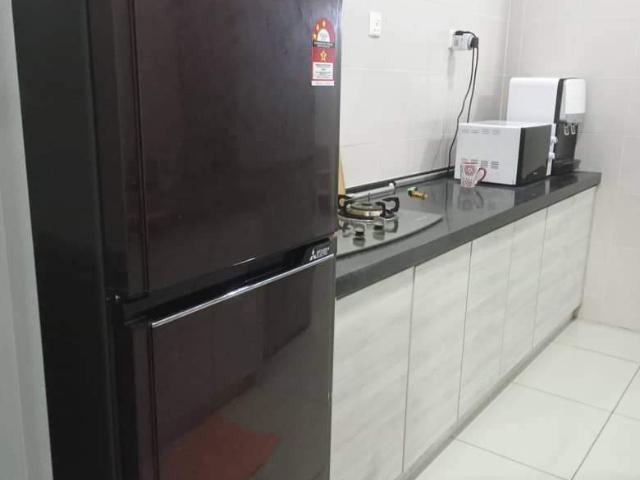 Cozy Medium Room at Rafflesia Condominium, Walking Distance to LRT Sentul Timur