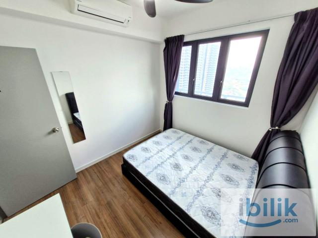 [Cozy medium room] All in Fully Furnished! Parking Available! Non partition room! Come see to Believe it!