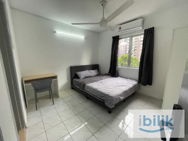 Cozy Medium Room with Smart Lock & Fully Furnished@ Pantai Hillpark 2