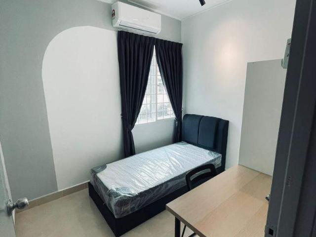 Cozy Medium Small Room in Subang
