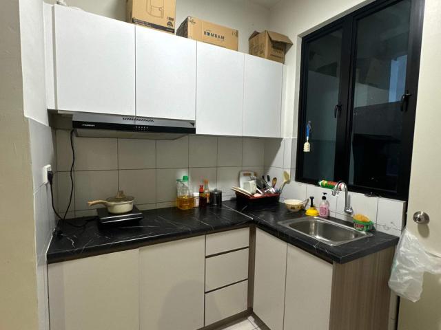 Cozy middle room @ majestic maxim, cheras female only