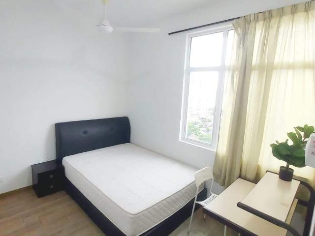 Cozy Middle Room at JELUTONG D MANSION near LamWahEe TheLightCity Egate