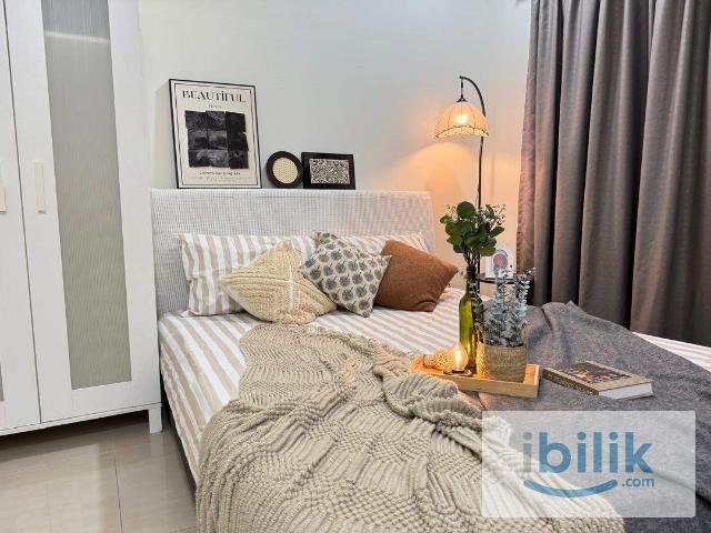 Cozy middle room for rent