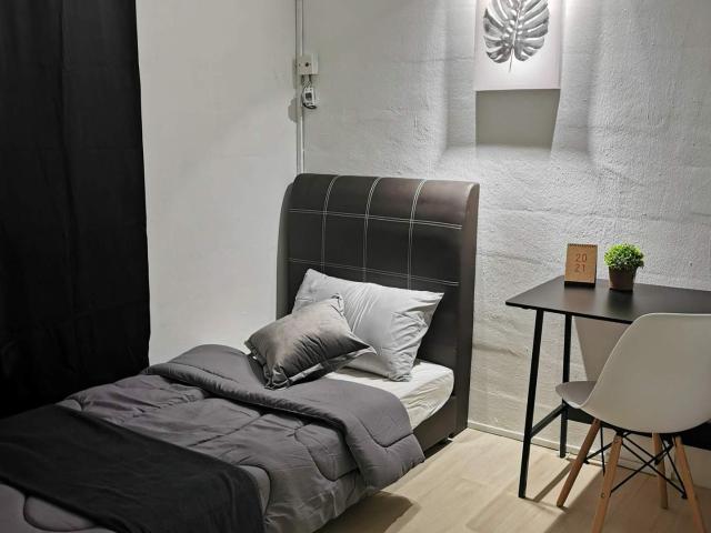 Cozy Middle room in Angkasa