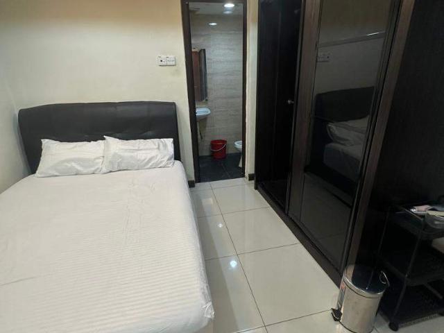 Cozy middle room with toilet