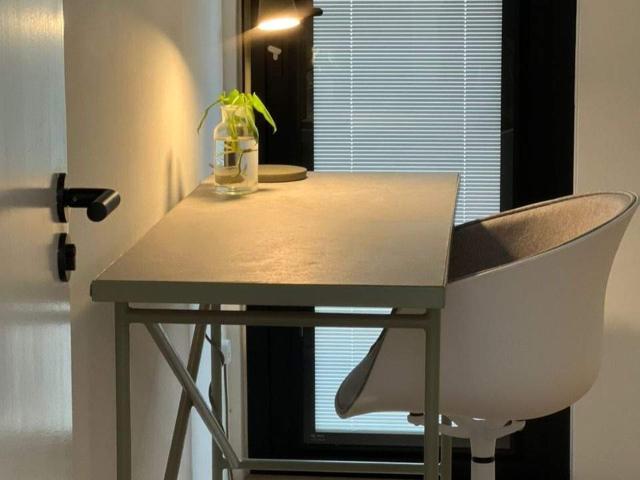 Cozy Minimalist Room – Simple Living, Move In Ready