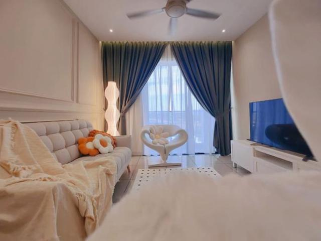 Cozy Modern Condo Renovated Fully Furnished MoveIn Ready