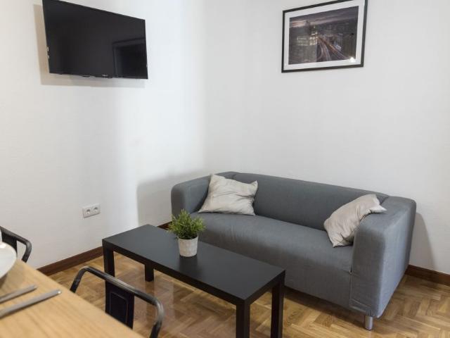 Cozy modern room in Conde de Romanones