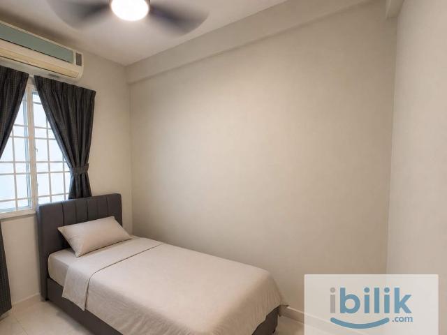 Cozy Non Sharing Middle Room | Aircond | Wifi | Warm Shower