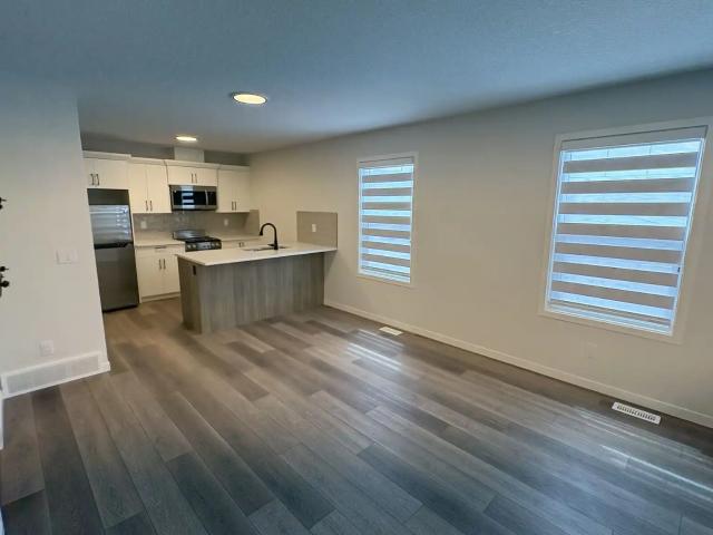 Cozy One Bedroom Garage Suite