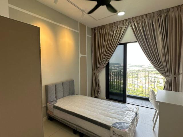 ✨Cozy & Affordable Balcony Room rental Nearby Kinrara/Bukit Jalil Vierra residence
