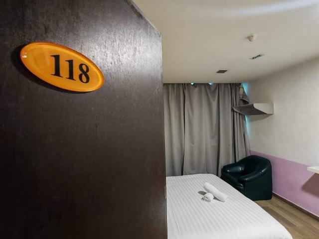 Cozy & Affordable Room Near Mid Valley KL | MRT Nearby