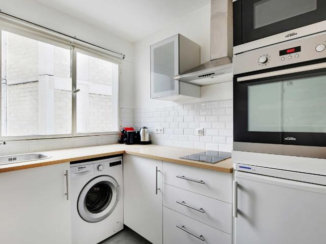 Cozy and Bright Apartment in the Heart of the 11th District, Paris Amsterdam Apartments for Rent