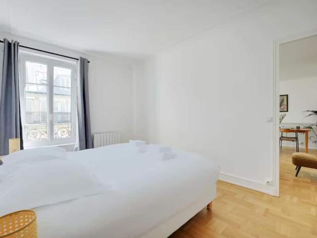 Cozy and bright apartment 1 bedroom/2 bedrooms Batignolles, Paris Amsterdam Apartments for Rent