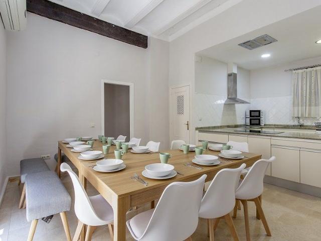 Cozy and luminous room in the centre of Valencia