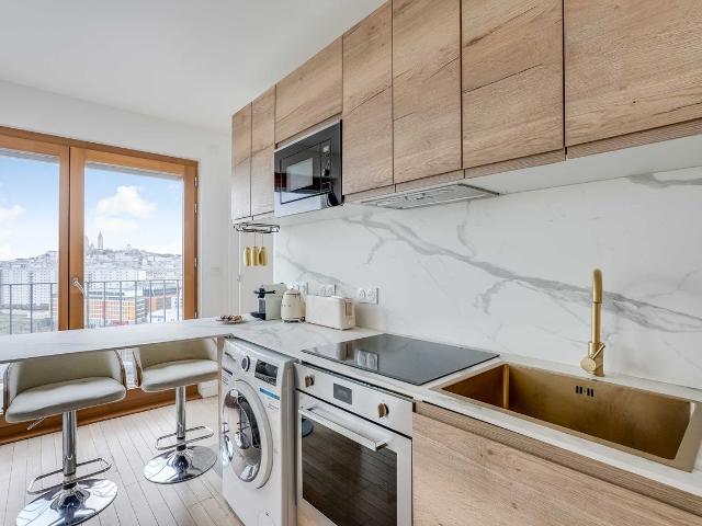 Cozy apartment 1 bedroom/4 people View of the Sacré Coeur, Paris Amsterdam Apartments for Rent