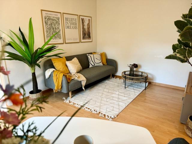 Cozy Apartment direct in the City huge balcony, Dresden Amsterdam Apartments for Rent