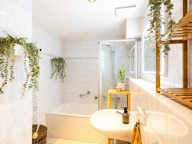 Cozy Apartment direct in the City huge balcony, Dresden Amsterdam Apartments for Rent