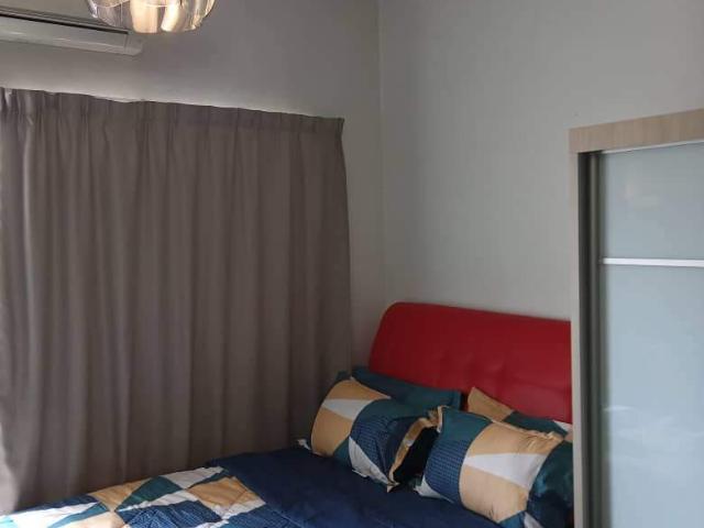 Cozy Balcony Room at Suriamas Condominium, Bandar Sunway
