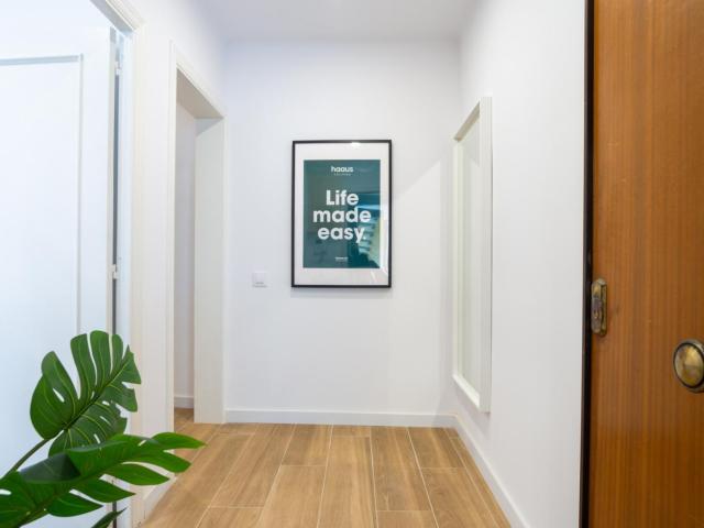 Cozy bedroom in luminous flat in the heart of Barcelona's Gran Vía