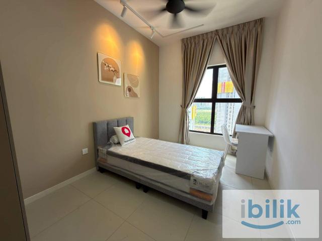 Cozy Big Single Bedroom