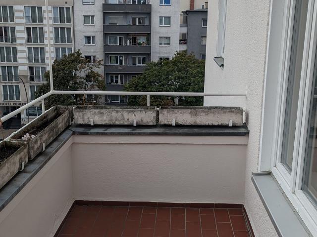 Cozy city studio flat close to Zoologischer Garten, Berlin Amsterdam Apartments for Rent