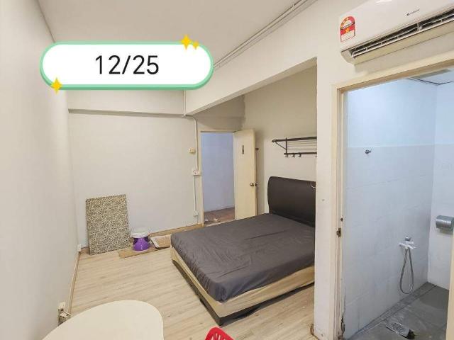 Cozy Co Living in Bukit Bintang 4 Min Walk to Bukit Bintang Monorail Share Bathroom and No Aircond