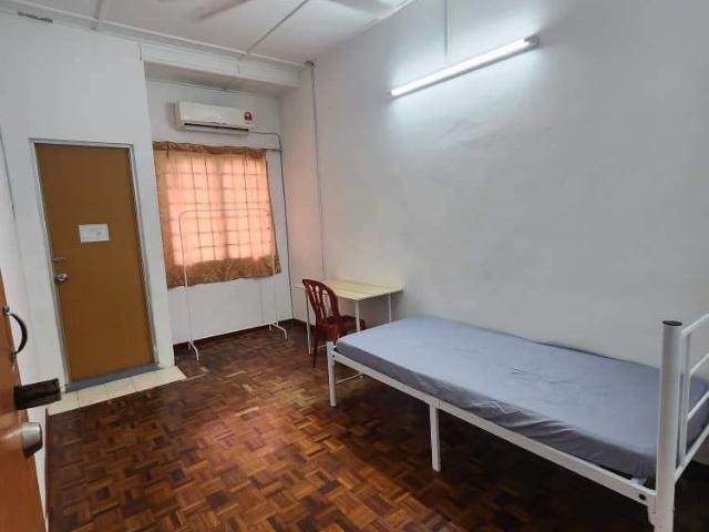 COZY& COMFORT ROOM RENT LANDED HOUSE
