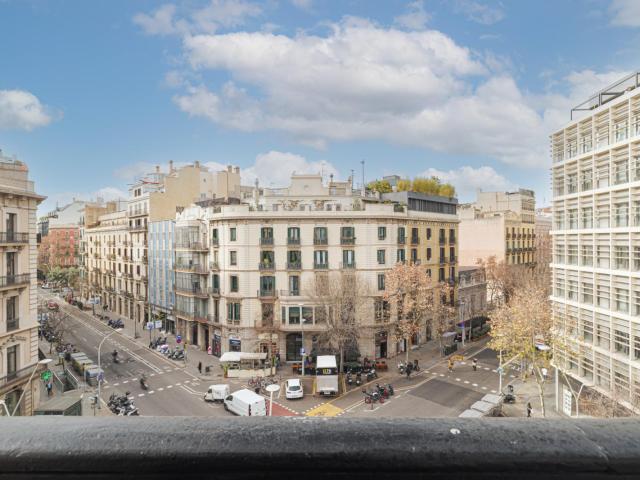 Cozy double bedroom in coliving in central Barcelona