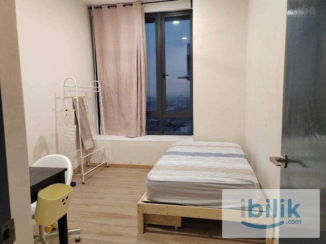 Cozy Fully Furnished Medium Room with Private Bathroom
