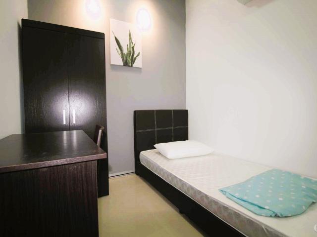 Cozy Female AC Room, 8mins to Publika Duta Ria